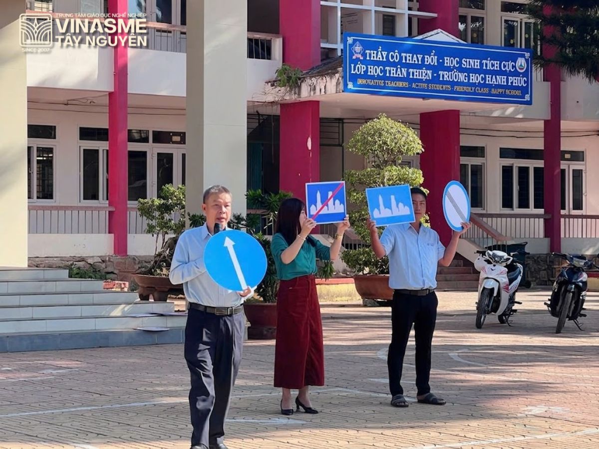 Giải mã biển báo giao thông